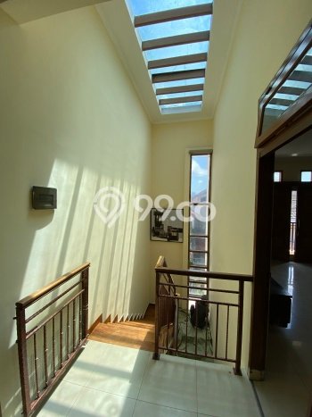 Disewakan! Rumah 6 Kamar Tidur &
4 Kamar Mandi di Tomang, Jakarta Barat Disewakan! Rumah 6 Kamar Tidur &
4 Kamar Mandi di Tomang, Jakarta Barat
