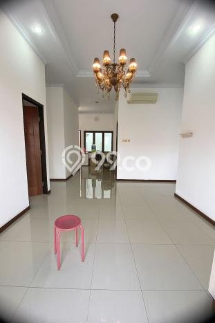 Rumah Luxury Modern Tanpa Renovasi di Cawang Jakarta Timur Rumah Luxury Modern Tanpa Renovasi di Cawang Jakarta Timur