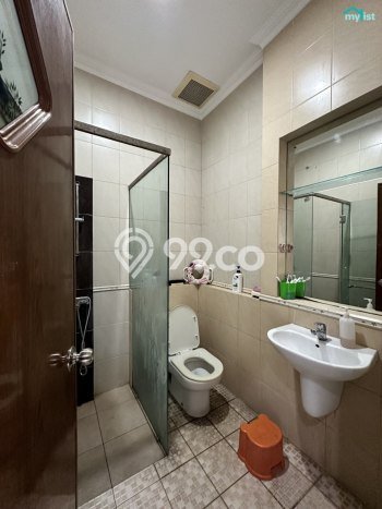 BEST INVESTMENT! Rumah area Rungkut, Luas 238m² LB 265m² BEST INVESTMENT! Rumah area Rungkut, Luas 238m² LB 265m²