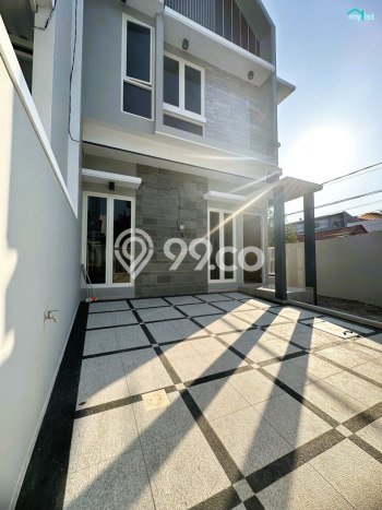 Dijual Rumah 3 Kamar Lokasi Strategis Nyaman dan Strategis di Tenggilis Mejoyo Dijual Rumah 3 Kamar Lokasi Strategis Nyaman dan Strategis di Tenggilis Mejoyo