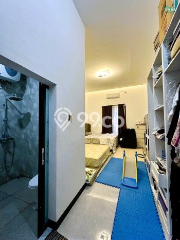 Rumah Elit LB 300m2 Siap Pakai Desain Elegan di Kutisari, Surabaya Rumah Elit LB 300m2 Siap Pakai Desain Elegan di Kutisari, Surabaya
