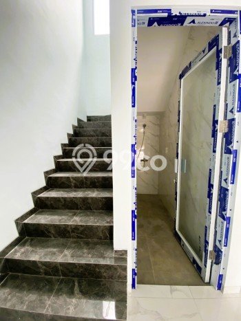 Rumah Strategis Modern Lb 170m2 di Pakal, Surabaya Rumah Strategis Modern Lb 170m2 di Pakal, Surabaya