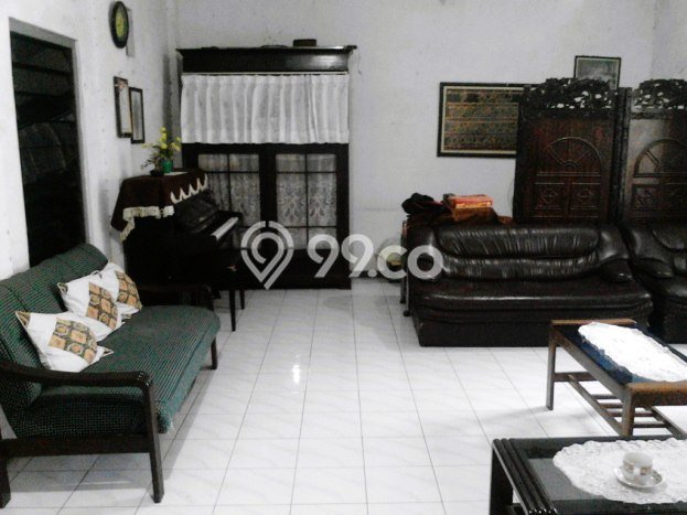 Rumah Berkualitas 8 Kamar Tidur dan 2 Kamar Mandi di Lokasi Strategis Gubeng, Surabaya Rumah Berkualitas 8 Kamar Tidur dan 2 Kamar Mandi di Lokasi Strategis Gubeng, Surabaya