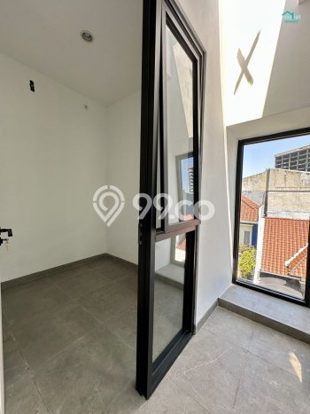 Rumah LT 47m2m² / LB 119m2m² Area Strategis di , Surabaya Rumah LT 47m2m² / LB 119m2m² Area Strategis di , Surabaya