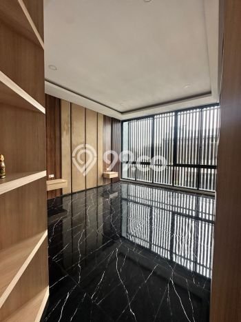 Rumah Terawat di Permata Buana, Jakarta Barat, Luas Tanah 144m², Luas Bangunan 360m² Rumah Terawat di Permata Buana, Jakarta Barat, Luas Tanah 144m², Luas Bangunan 360m²