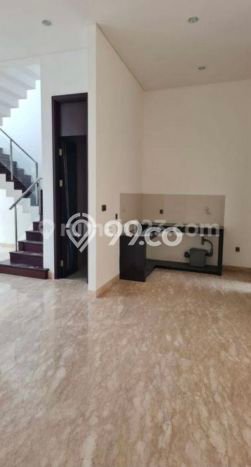 Ready to Use! Premium House LT 200m2 Desain Elegan di Pantai Indah Kapuk Ready to Use! Premium House LT 200m2 Desain Elegan di Pantai Indah Kapuk