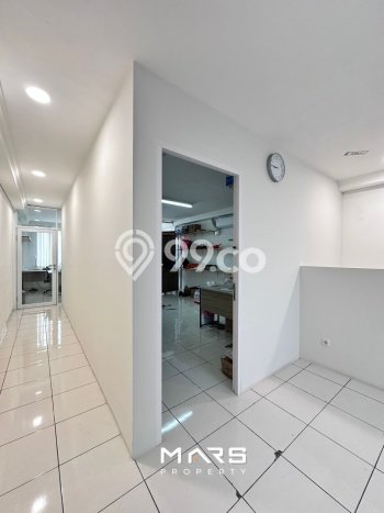 Unit Ruko Dijual di Jakarta Barat LT 75m2 & LB 300m2 Unit Ruko Dijual di Jakarta Barat LT 75m2 & LB 300m2