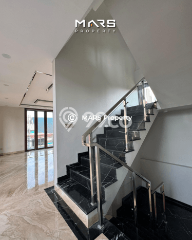 Rumah Idaman Modern! Rumah 2 Lantai area Jagakarsa, Jakarta Selatan, LT 200m2m² Bangunan 550m2m² Rumah Idaman Modern! Rumah 2 Lantai area Jagakarsa, Jakarta Selatan, LT 200m2m² Bangunan 550m2m²