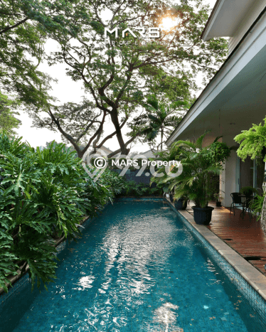 For Sale! Luxury House LT 985m2 Desain Elegan di Lippo Karawaci For Sale! Luxury House LT 985m2 Desain Elegan di Lippo Karawaci