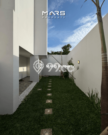 Rumah Idaman Modern! Rumah 2 Lantai area Jagakarsa, Jakarta Selatan, LT 200m2m² Bangunan 550m2m² Rumah Idaman Modern! Rumah 2 Lantai area Jagakarsa, Jakarta Selatan, LT 200m2m² Bangunan 550m2m²