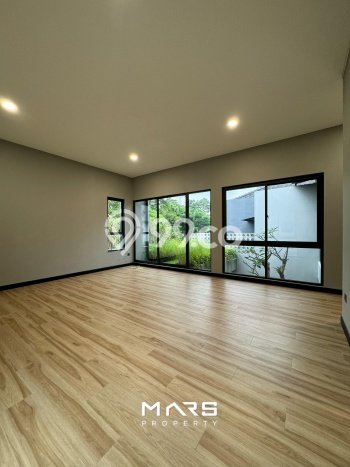 Rumah Elit Modern Tanpa Renovasi di BSD City Tangerang Rumah Elit Modern Tanpa Renovasi di BSD City Tangerang