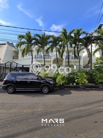 Jual Rumah Luas Megah Dengan View Cantik di Slipi, Jakarta Barat Jual Rumah Luas Megah Dengan View Cantik di Slipi, Jakarta Barat