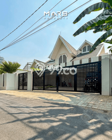 Rumah Luxury Modern Tanpa Renovasi di Simprug Jakarta Selatan Rumah Luxury Modern Tanpa Renovasi di Simprug Jakarta Selatan
