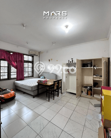 Jual Rumah Luas Megah Dengan View Eksklusif di Tomang, Jakarta Barat Jual Rumah Luas Megah Dengan View Eksklusif di Tomang, Jakarta Barat
