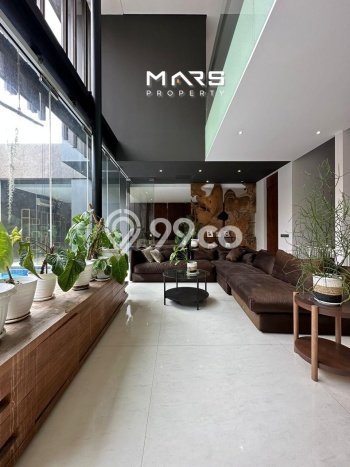 Hunian Eksklusif Siap Huni LT 372m2 di Kebayoran Baru, Jakarta Selatan Hunian Eksklusif Siap Huni LT 372m2 di Kebayoran Baru, Jakarta Selatan