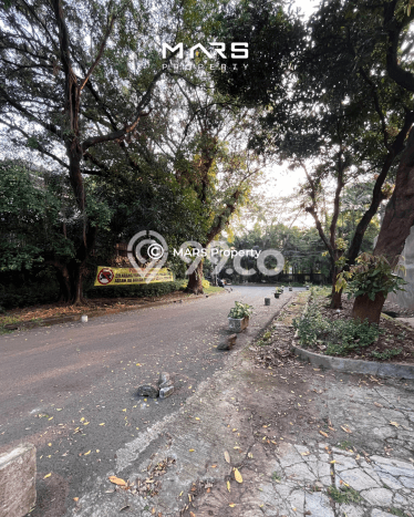 Rumah dengan Lokasi Strategis 4 KT di Kebayoran Baru, Jakarta Selatan Rumah dengan Lokasi Strategis 4 KT di Kebayoran Baru, Jakarta Selatan