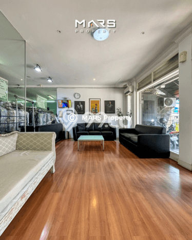 Rumah Luxury Modern Tanpa Renovasi di Kemang Jakarta Selatan Rumah Luxury Modern Tanpa Renovasi di Kemang Jakarta Selatan