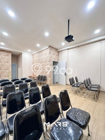 Untuk Dijual! Ruko di Central Park Jakarta Barat LT 75m2 / LB 300m2 Kawasan Strategis Untuk Dijual! Ruko di Central Park Jakarta Barat LT 75m2 / LB 300m2 Kawasan Strategis