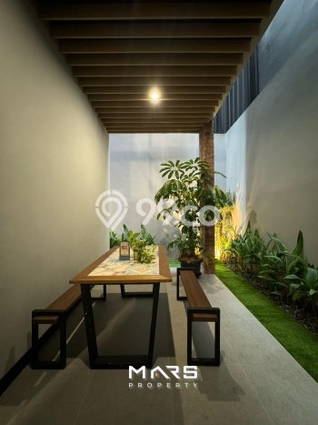 Rumah Elit Modern Tanpa Renovasi di BSD City Tangerang Rumah Elit Modern Tanpa Renovasi di BSD City Tangerang