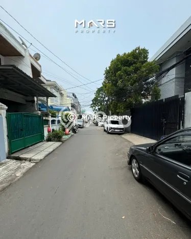 Unit Komersial Dijual di Jakarta Barat LT 755m2 & LB 200m2 Unit Komersial Dijual di Jakarta Barat LT 755m2 & LB 200m2