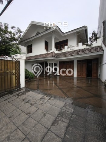 Ready to Use! Luxury House LT 510m2 Desain Elegan di Mega Kuningan Ready to Use! Luxury House LT 510m2 Desain Elegan di Mega Kuningan