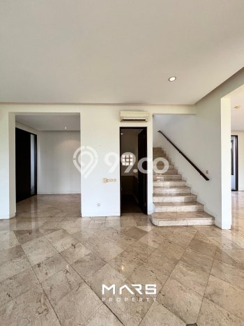 Ready to Use! Luxury House LT 1028m2 Desain Elegan di Kemang Ready to Use! Luxury House LT 1028m2 Desain Elegan di Kemang