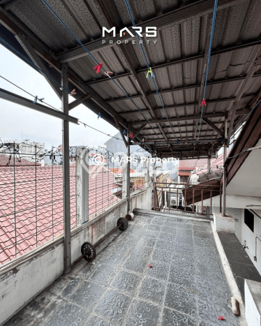 Jual Rumah Luas Megah Dengan View Eksklusif di Tomang, Jakarta Barat Jual Rumah Luas Megah Dengan View Eksklusif di Tomang, Jakarta Barat