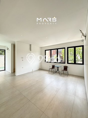 Dijual Rumah Luas Megah Dengan View Eksklusif di Kemang, Jakarta Selatan Dijual Rumah Luas Megah Dengan View Eksklusif di Kemang, Jakarta Selatan