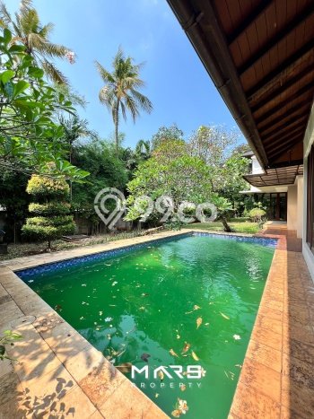 Ready to Use! Luxury House LT 1028m2 Desain Elegan di Kemang Ready to Use! Luxury House LT 1028m2 Desain Elegan di Kemang