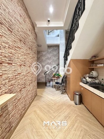 Untuk Dijual! Ruko di Central Park Jakarta Barat LT 75m2 / LB 300m2 Kawasan Strategis Untuk Dijual! Ruko di Central Park Jakarta Barat LT 75m2 / LB 300m2 Kawasan Strategis