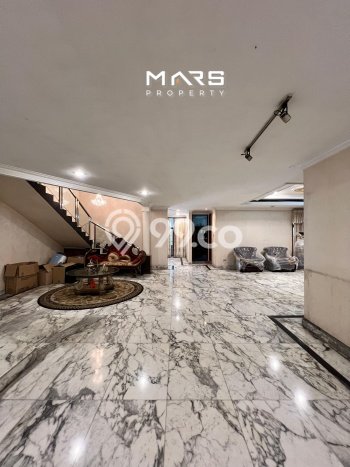 Ready to Use! Luxury House LT 510m2 Desain Elegan di Mega Kuningan Ready to Use! Luxury House LT 510m2 Desain Elegan di Mega Kuningan