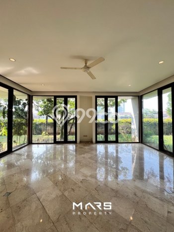 Ready to Use! Luxury House LT 1028m2 Desain Elegan di Kemang Ready to Use! Luxury House LT 1028m2 Desain Elegan di Kemang
