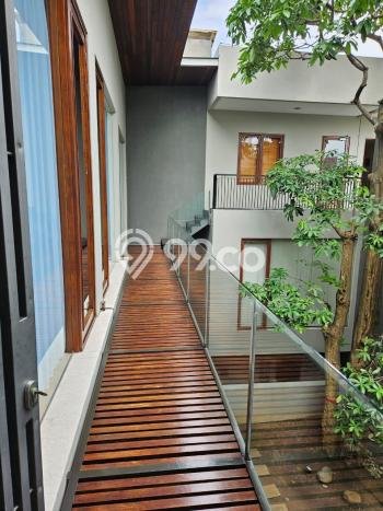 Dijual Rumah Luas Megah Dengan View Cantik di Puri Indah, Jakarta Barat Dijual Rumah Luas Megah Dengan View Cantik di Puri Indah, Jakarta Barat