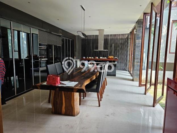 Dijual Rumah Luas Megah Dengan View Cantik di Puri Indah, Jakarta Barat Dijual Rumah Luas Megah Dengan View Cantik di Puri Indah, Jakarta Barat