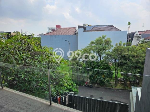 Dijual Rumah Luas Megah Dengan View Cantik di Puri Indah, Jakarta Barat Dijual Rumah Luas Megah Dengan View Cantik di Puri Indah, Jakarta Barat
