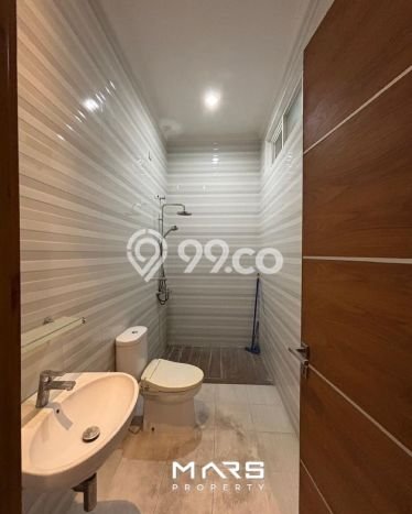 Unit Kantor Dijual di Jakarta Selatan LT 203m2 & LB 140m2 Unit Kantor Dijual di Jakarta Selatan LT 203m2 & LB 140m2