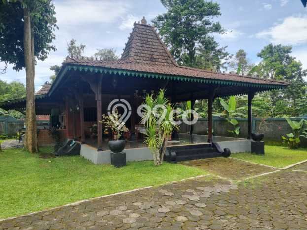 Dijual Vila Kawasan Turi, Luas 1019m2m², Lingkungan Asri Dijual Vila Kawasan Turi, Luas 1019m2m², Lingkungan Asri
