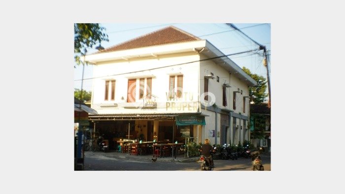 Unit Kost Dijual di Ngemplak dengan 14 Kamar Tidur & Luas Bangunan 244m2 Unit Kost Dijual di Ngemplak dengan 14 Kamar Tidur & Luas Bangunan 244m2