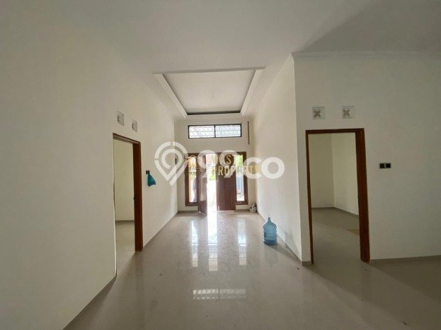 Rumah Lingkungan Asri di Sleman, Sleman, Luas 120m2m² LB 70m2m² Rumah Lingkungan Asri di Sleman, Sleman, Luas 120m2m² LB 70m2m²