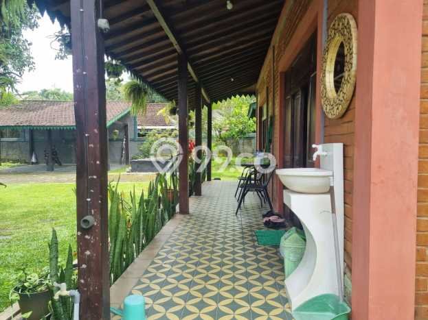 Dijual Vila Kawasan Turi, Luas 1019m2m², Lingkungan Asri Dijual Vila Kawasan Turi, Luas 1019m2m², Lingkungan Asri