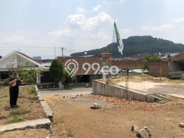 Lahan Dijual Lokasi Magelang Selatan, Magelang dengan Luas Tanah 1294m2 dan Status SHM Lahan Dijual Lokasi Magelang Selatan, Magelang dengan Luas Tanah 1294m2 dan Status SHM