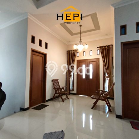 Hunian Cantik Modern Lb 220m2 di Pedurungan, Semarang Hunian Cantik Modern Lb 220m2 di Pedurungan, Semarang