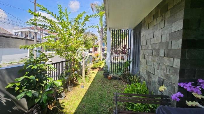 For Sale Rumah Elit Exclusive di Banyumanik, Semarang For Sale Rumah Elit Exclusive di Banyumanik, Semarang