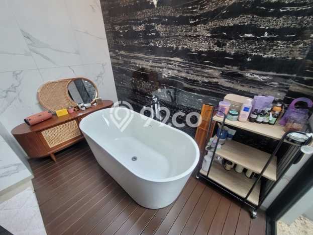 DIJUAL CEPAT! Rumah , Semarang, Luas 800m2m² LB 598m2m² DIJUAL CEPAT! Rumah , Semarang, Luas 800m2m² LB 598m2m²