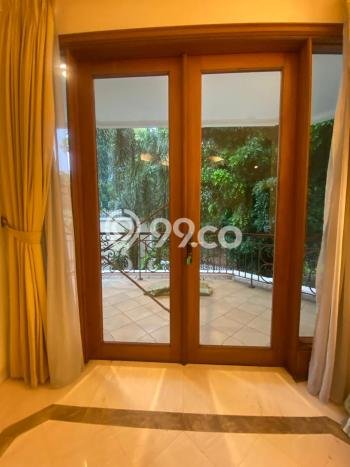 Sewa Rumah Nyaman LT 450m2 / LB 400m2 di Pondok Indah, Jakarta Selatan Sewa Rumah Nyaman LT 450m2 / LB 400m2 di Pondok Indah, Jakarta Selatan