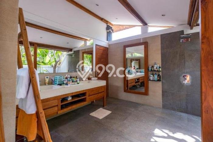 Rumah Elit LB 350m2 Siap Pakai Desain Elegan di Pemuteran, Buleleng Rumah Elit LB 350m2 Siap Pakai Desain Elegan di Pemuteran, Buleleng