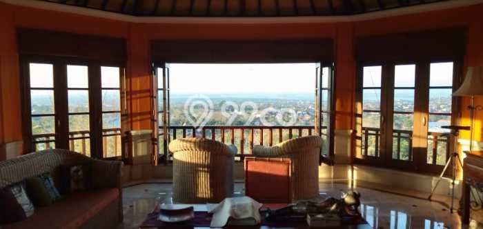 Rumah Elit LB 703m2 Siap Pakai Desain Elegan di Jimbaran, Badung Rumah Elit LB 703m2 Siap Pakai Desain Elegan di Jimbaran, Badung