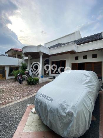 Rumah Luxury Modern Siap Huni di Senopati Jakarta Selatan Rumah Luxury Modern Siap Huni di Senopati Jakarta Selatan