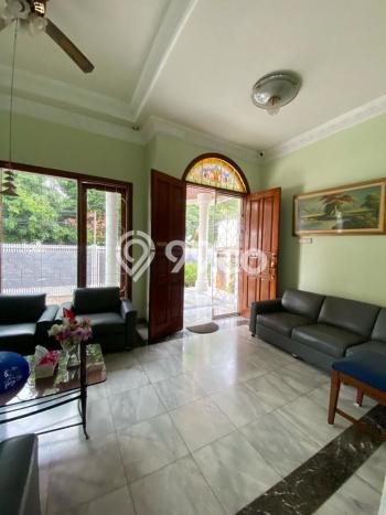 Rumah Luxury Modern Siap Huni di Senopati Jakarta Selatan Rumah Luxury Modern Siap Huni di Senopati Jakarta Selatan