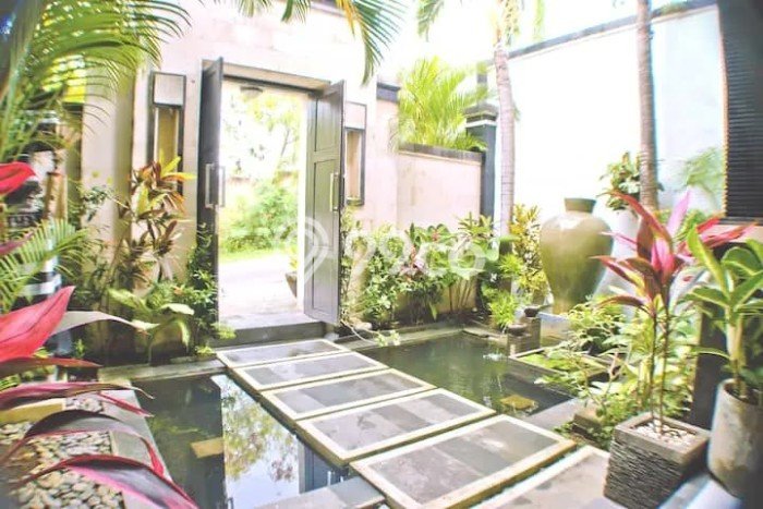 LOKASI TERBAIK! Vila Kawasan , Area 270m2m², Lingkungan Tenang dan aman LOKASI TERBAIK! Vila Kawasan , Area 270m2m², Lingkungan Tenang dan aman